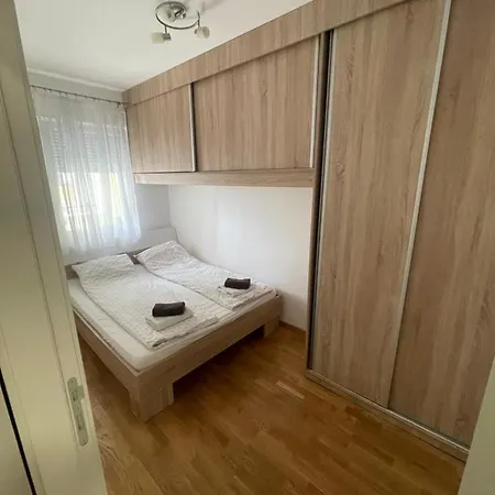 Apartman *